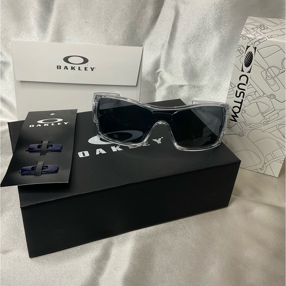 LAST ONE!! CUSTOM BATWOLF OAKLEYS - Picture 8 of 9